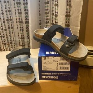 Size 39 Birkenstock sandals Sahara Futura Black gently used